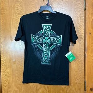 Black Graphic T-Shirt with Green Celtic Design St Patrick’s Day Unisex